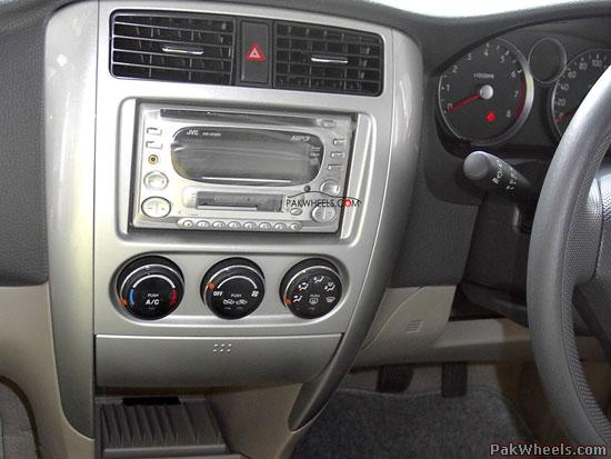Suzuki_Liana_2006_008_VMMB.jpg