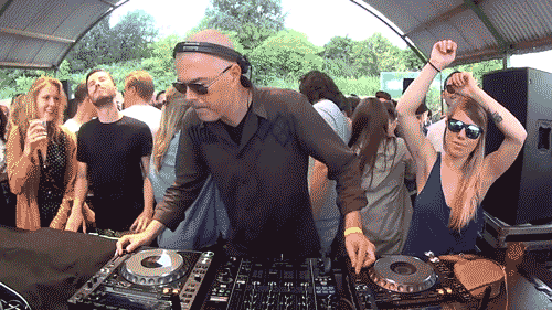 1424797436-fad422a3e25ec946f6b5ec6ff8279617.gif