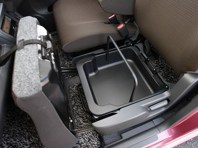 suzuki_mr_wagon_71095.jpg
